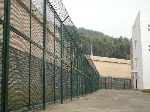 监狱防护围栏