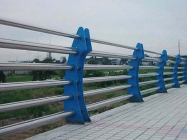 桥梁护栏的加固方式(图2)